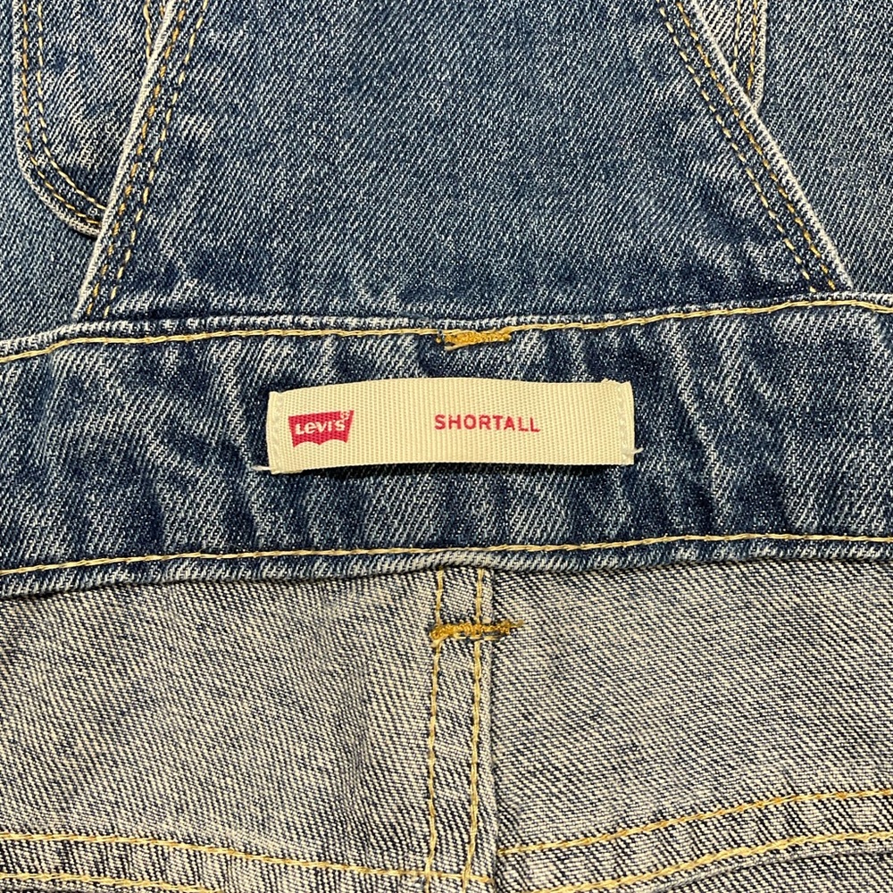 Levi’s Denim Shortalls Overall Jean Shorts & Stranger Things Tee Girls 7 / 8 - Picture 3 of 6